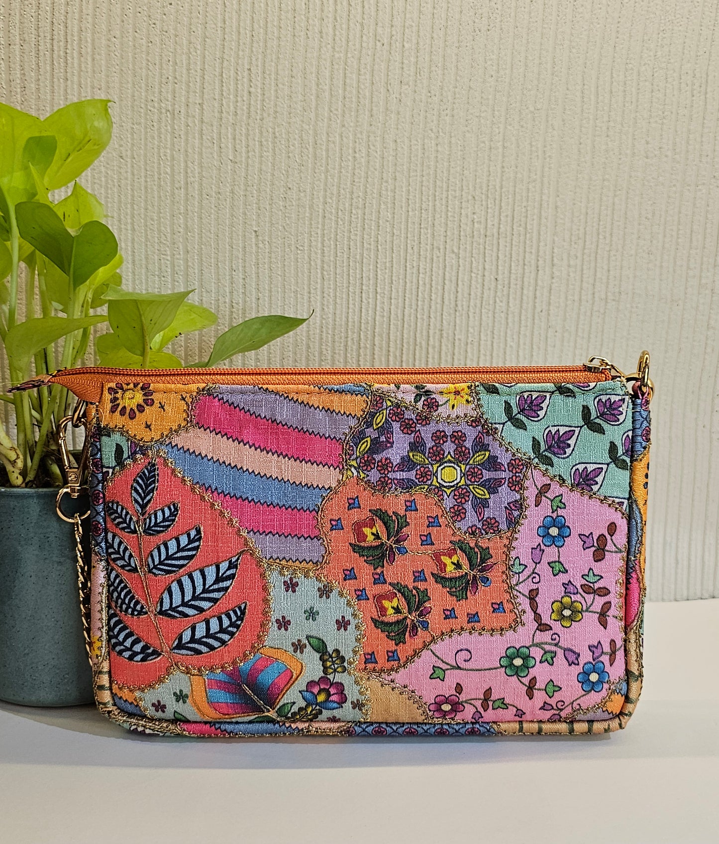 Glow Pochette