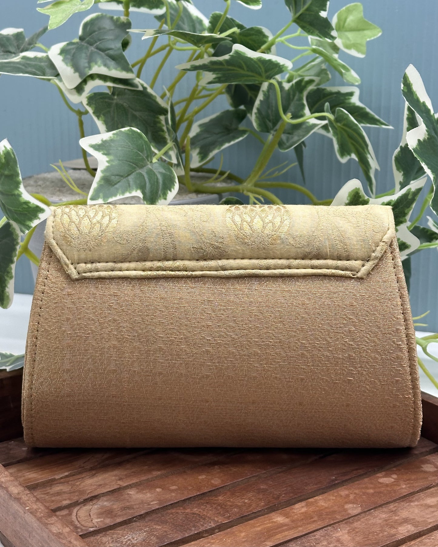 GOLD banarasi basic clutch