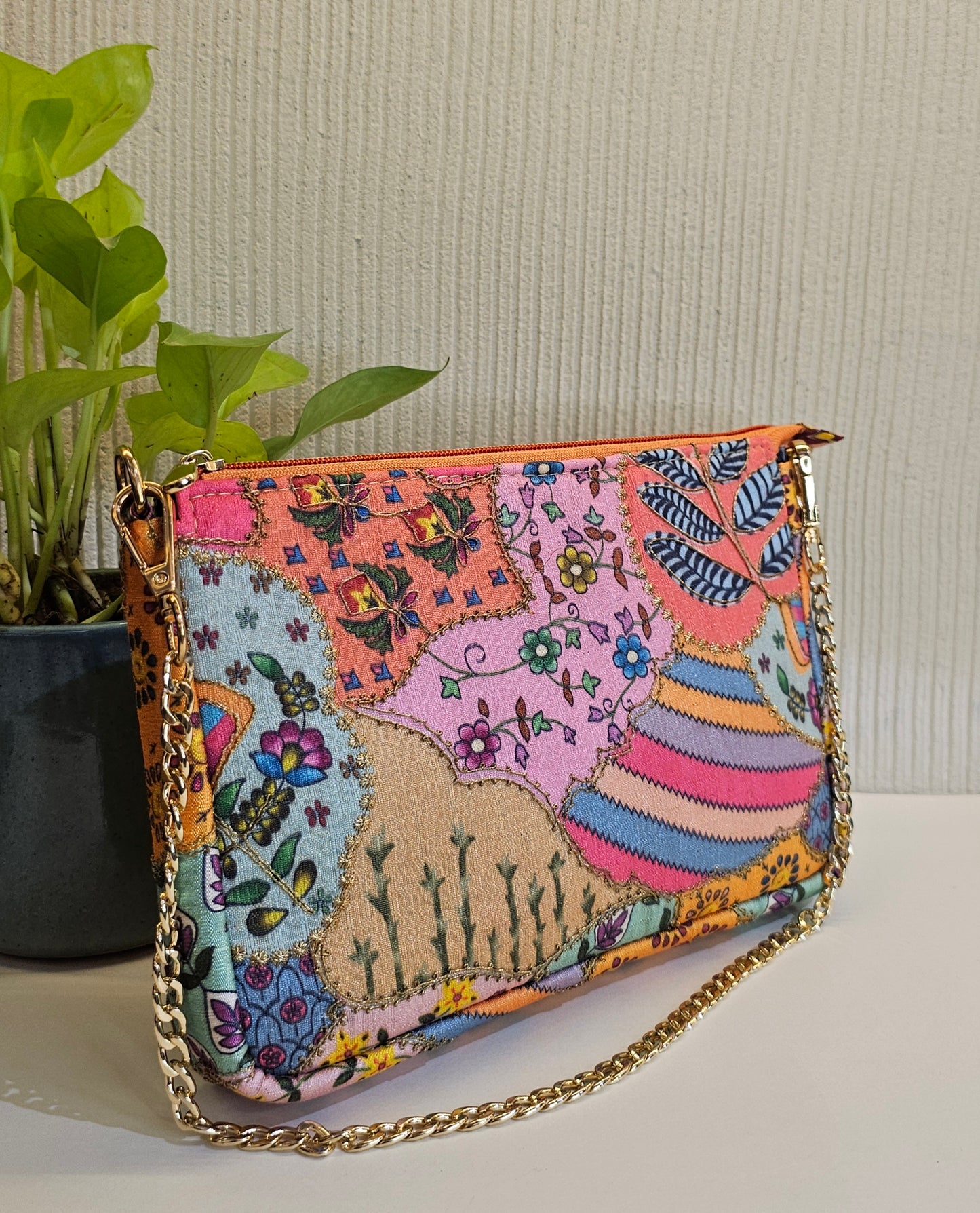 Glow Pochette