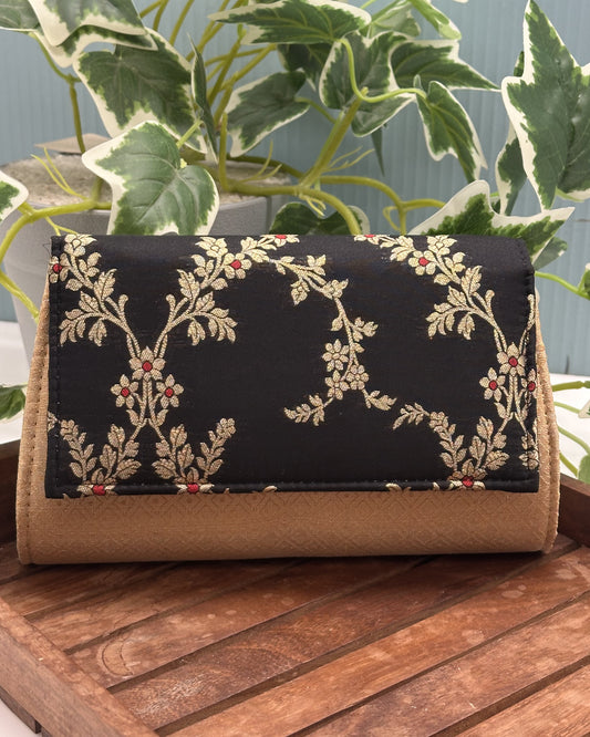 Black basic Clutch