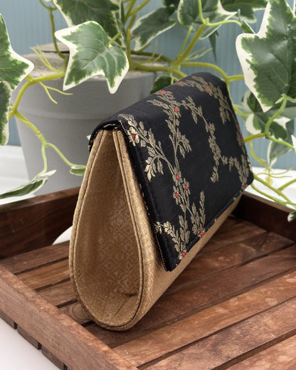 Black basic Clutch