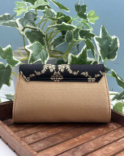 Black basic Clutch