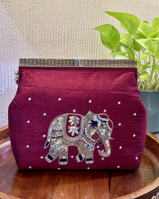 Elephant Motif Antique Frame Purse-maroon