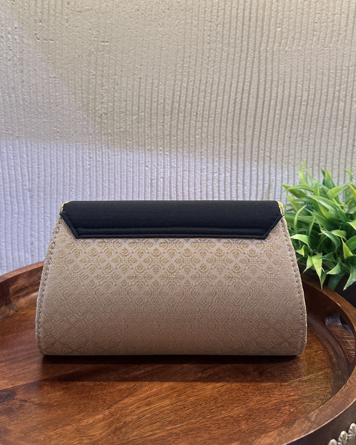 The Tanjore art clutch-black
